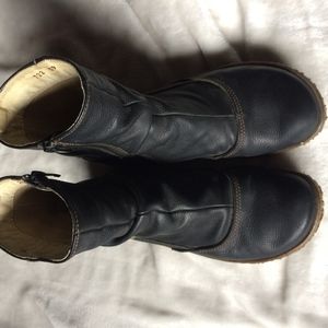 El Naturalista boots—nearly new!